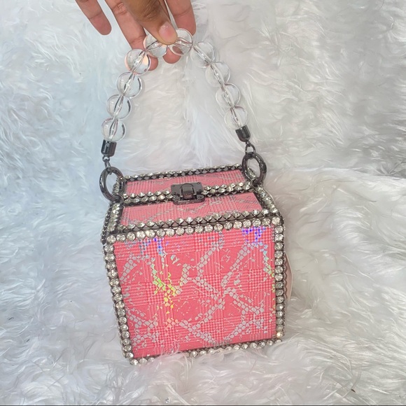 Cube Purse - Picture 4 of 12